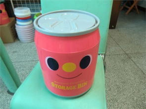 供應(yīng)垃圾桶 臺州市黃巖盤輝塑料廠 塑料制品,保鮮盒,飯盒,臺州垃圾桶,塑料杯,樂扣杯,臉盆,凳子